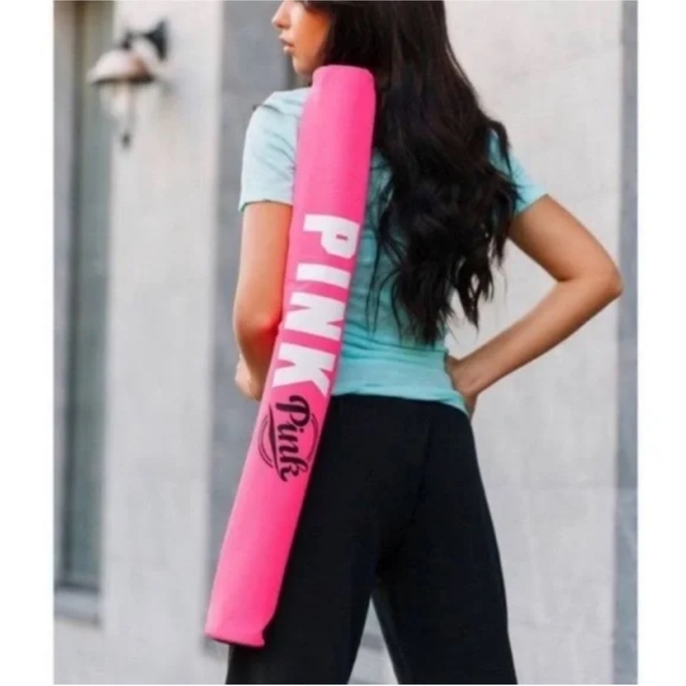 Victoria's Secret PINK insulated can cooler sling bag in hot pink polyester 🩷🖤
